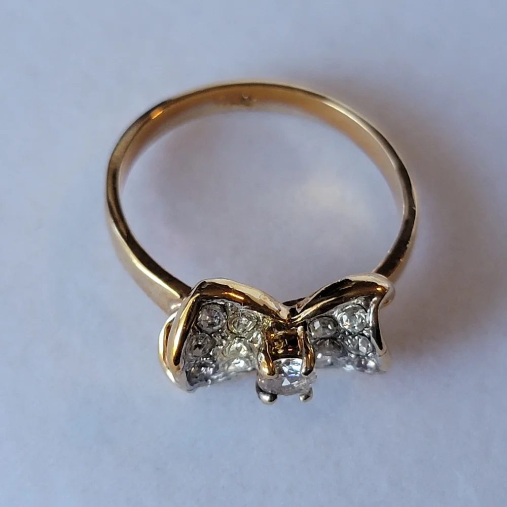 Vintage Bow Ring DAC Clear Diamond Like Stone Pave Gold Tone Size 6 ¼